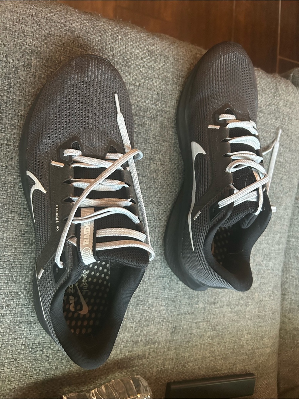 Nike Zoom Pegasus 40 Las Vegas Raiders Men’s Size 12 - Picture 2 of 7